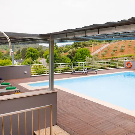 Estrela De Montesinho Lodge *