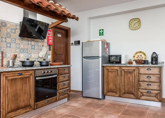 Estrela De Montesinho Lodge *